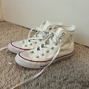 White Converse Chuck Taylor All Stars Size 8